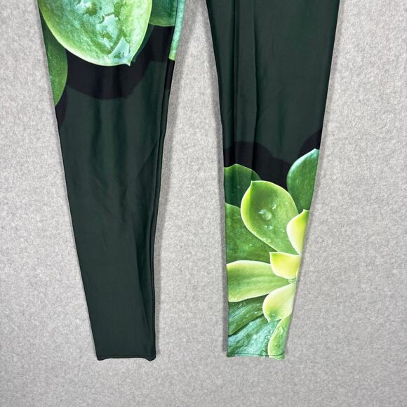 57 Peaks Leggings Small Green‎ Succulent Yoga Performance 7/8 Soft Butter $98 - Picture 3 of 9